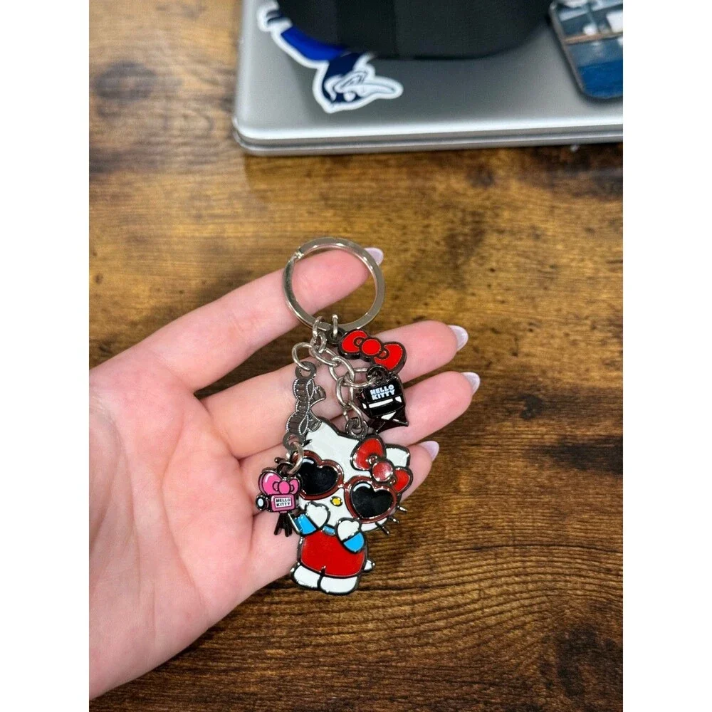 Universal studios EXCLUSIVE limited edition hello kitty key chain, I never even